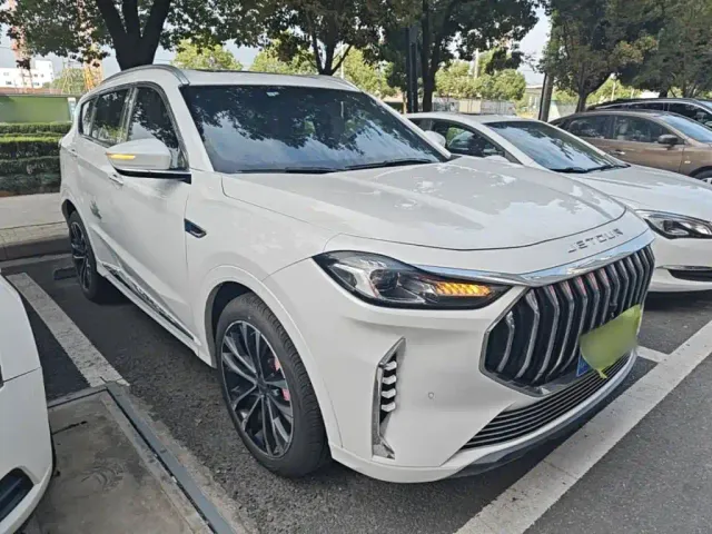Jetour X70 Plus — Фото автомобиля 3