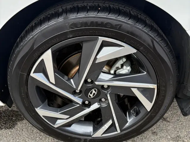 Hyundai Elantra — Фото автомобиля 20