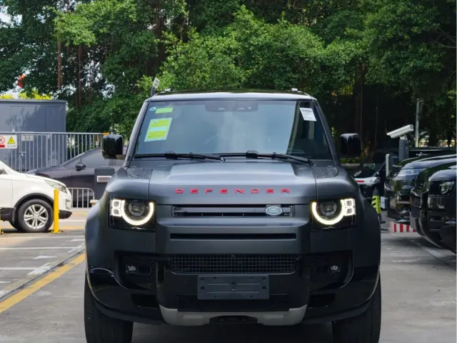 Land Rover Defender — Фото автомобиля 2