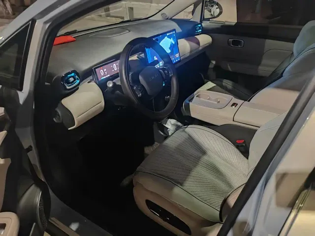 GAC Aion UT — Фото автомобиля 5
