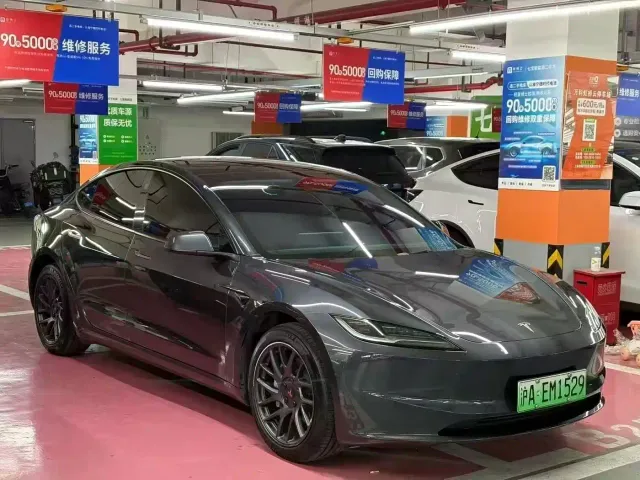 Tesla Model 3 — Фото автомобиля 3