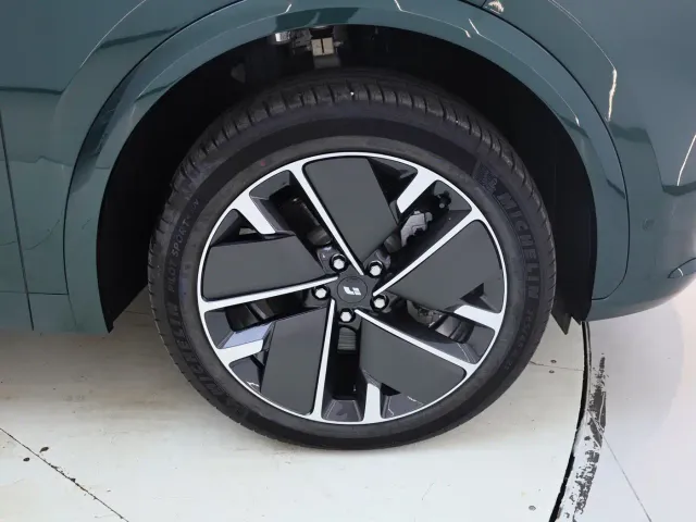Li Auto L7 — Фото автомобиля 23