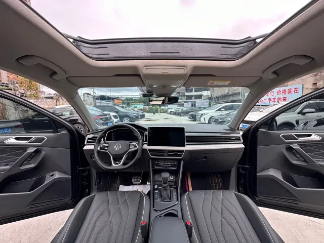 Volkswagen Tiguan L — Фото автомобиля 10