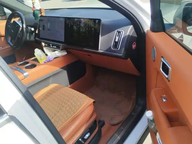 Li Auto L7 — Фото автомобиля 8