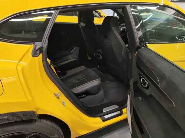 Lamborghini Urus — Фото автомобиля 10