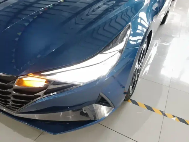 Hyundai Elantra — Фото автомобиля 23