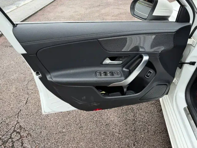 Mercedes-Benz A-Class — Фото автомобиля 6