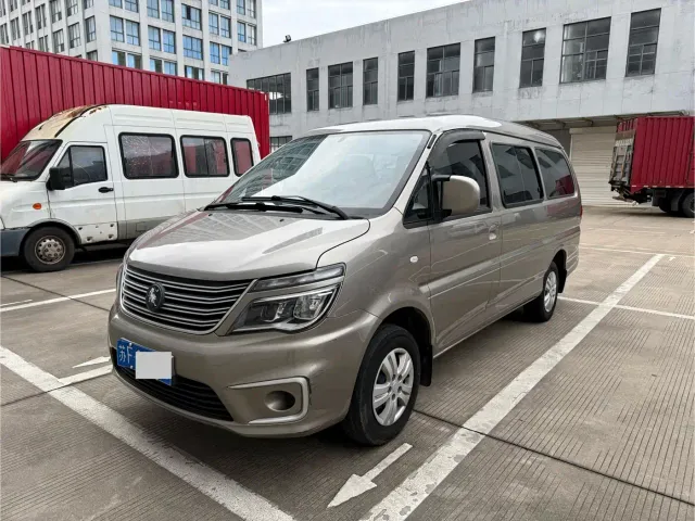 Фотография автомобиля — Forthing Lingzhi