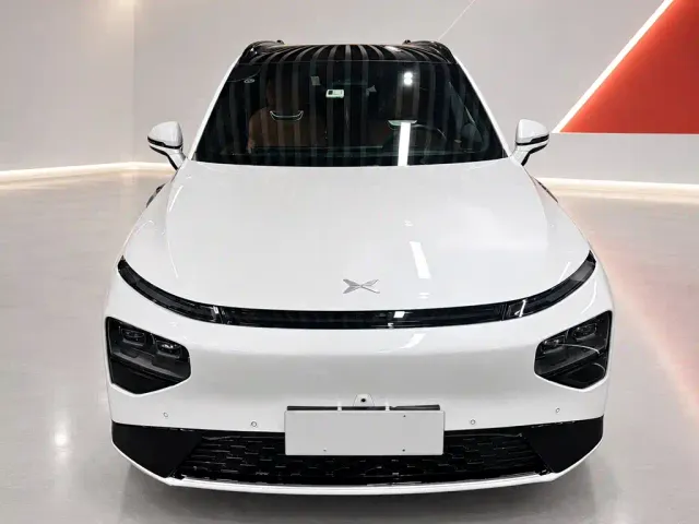 Xpeng G9 — Фото автомобиля 2
