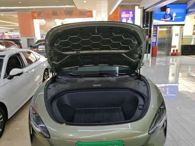 Xiaomi SU7 — Фото автомобиля 19