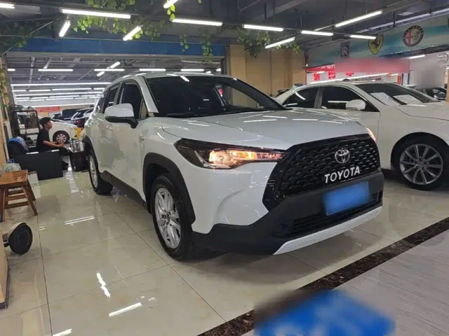 Toyota Corolla Cross — Фото автомобиля 3
