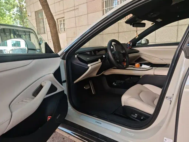Xiaomi SU7 — Фото автомобиля 12