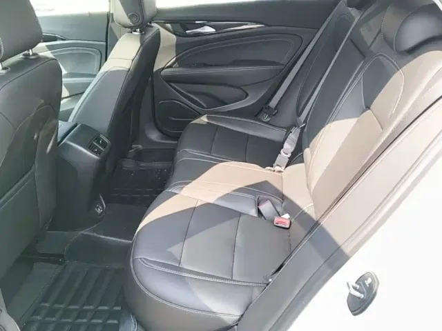 Buick Regal — Фото автомобиля 16