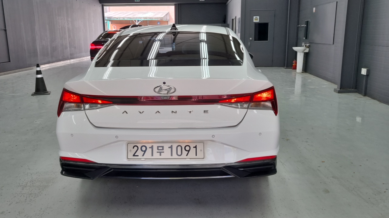Hyundai Avante CN7 — Фото автомобиля 4