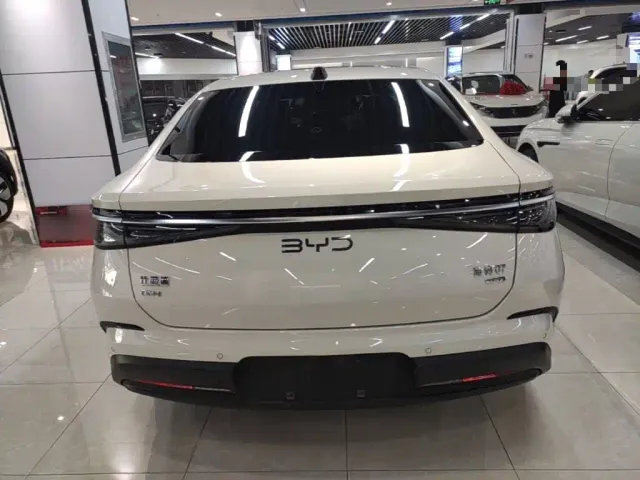 BYD Seal 07 DM-i — Фото автомобиля 5