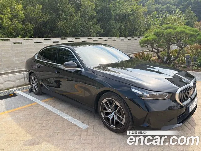 BMW 5 Series G60 — Фото автомобиля 15