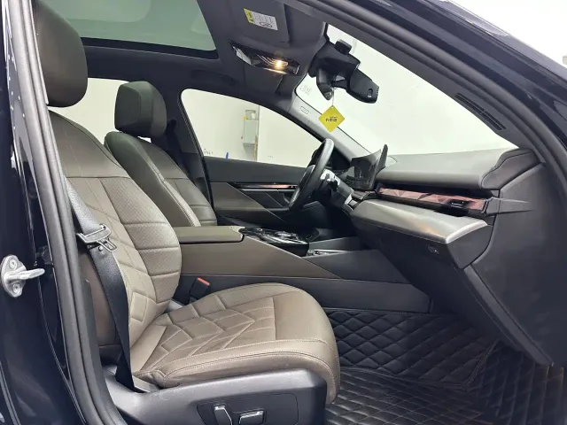 BMW 5 Series — Фото автомобиля 13
