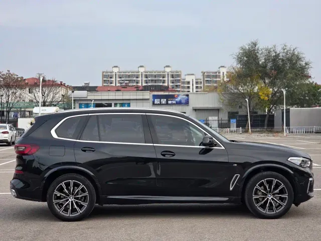 BMW X5 — Фото автомобиля 9