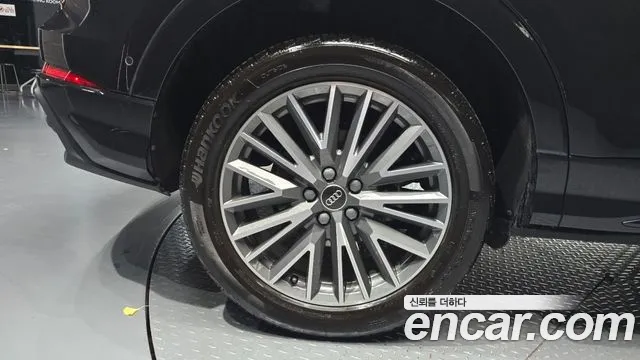 Audi Q3 35 TDI Premium — Фото автомобиля 4