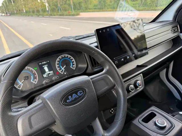 JAC Motors Blue Cat — Фото автомобиля 8