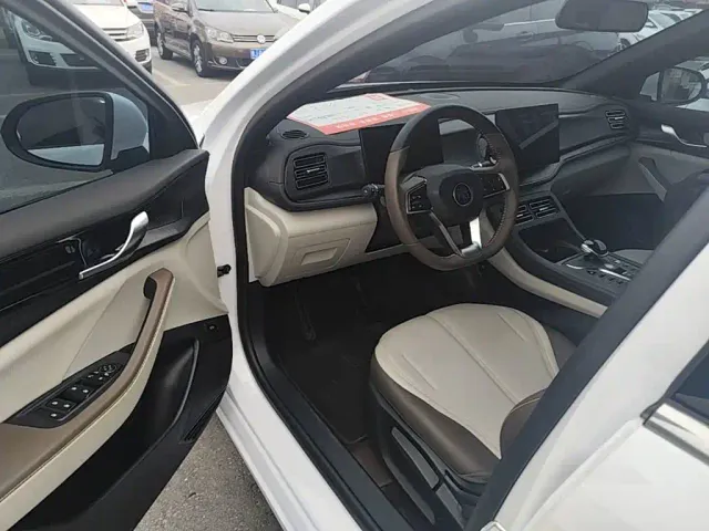 BYD Qin PLUS — Фото автомобиля 15