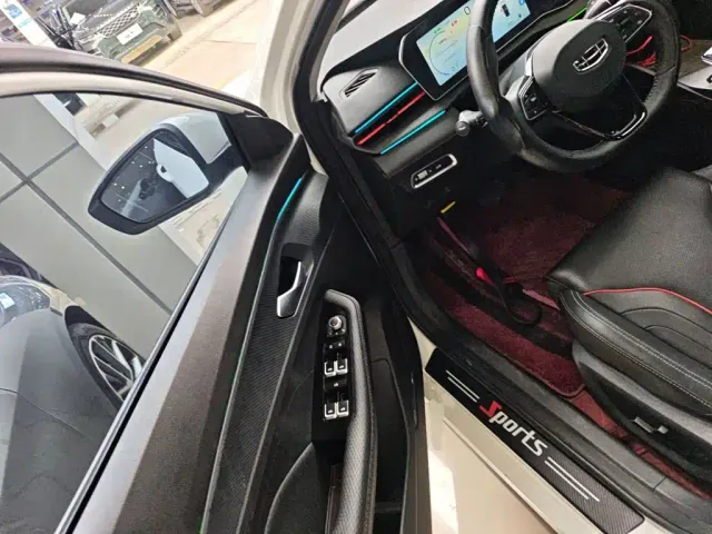Geely Binrui — Фото автомобиля 15