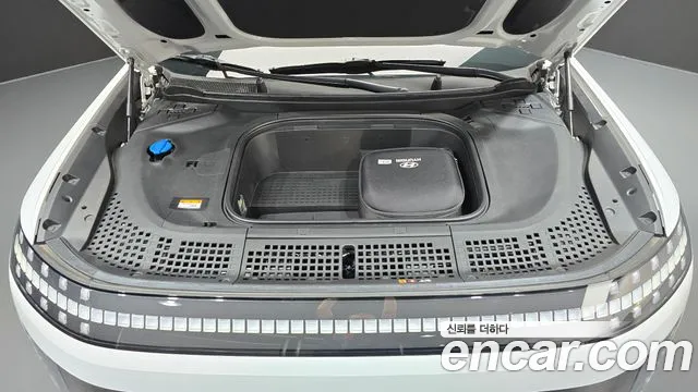 Hyundai Ioniq 9 — Фото автомобиля 6