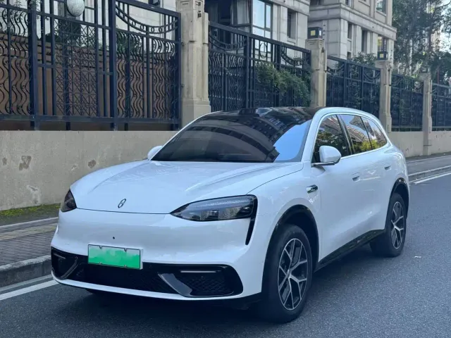 Aito M6 — Фото автомобиля 2