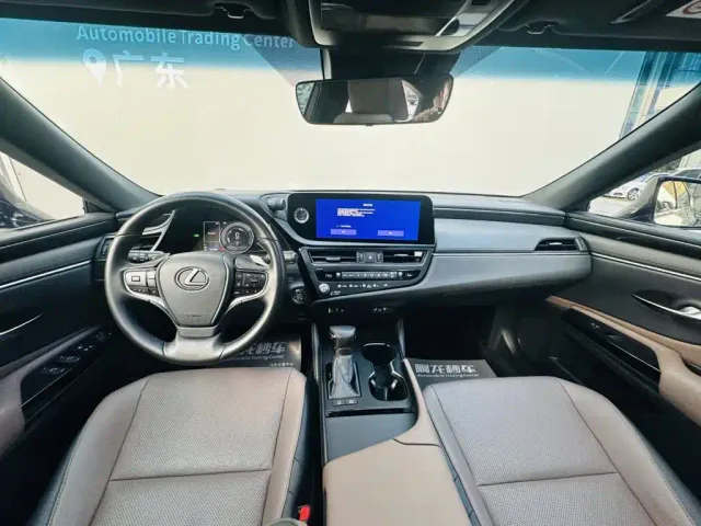 Lexus ES — Фото автомобиля 6
