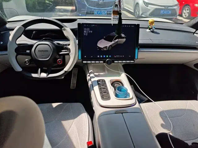 Xiaomi SU7 — Фото автомобиля 12