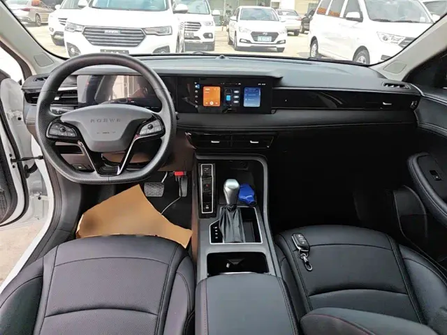 Roewe i5 — Фото автомобиля 9