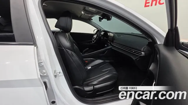 Hyundai AVANTE Avante (CN7) — Фото автомобиля 10