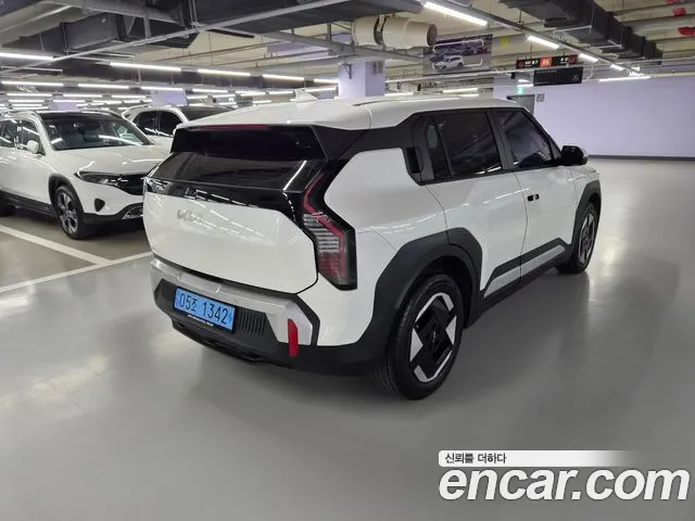 Kia EV3 — Фото автомобиля 4