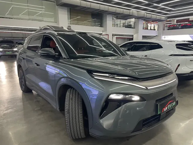 BYD Tang L — Фото автомобиля 3