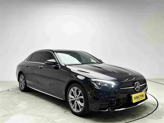 Mercedes-Benz E-Class — Фото автомобиля 3
