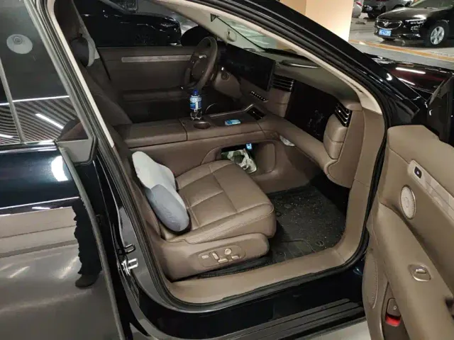 IM Motors LS6 — Фото автомобиля 8