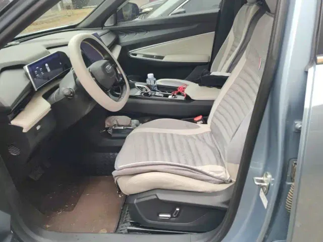 Geely Boyue — Фото автомобиля 9