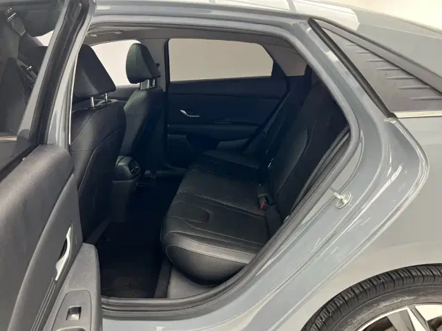 Hyundai Elantra — Фото автомобиля 10