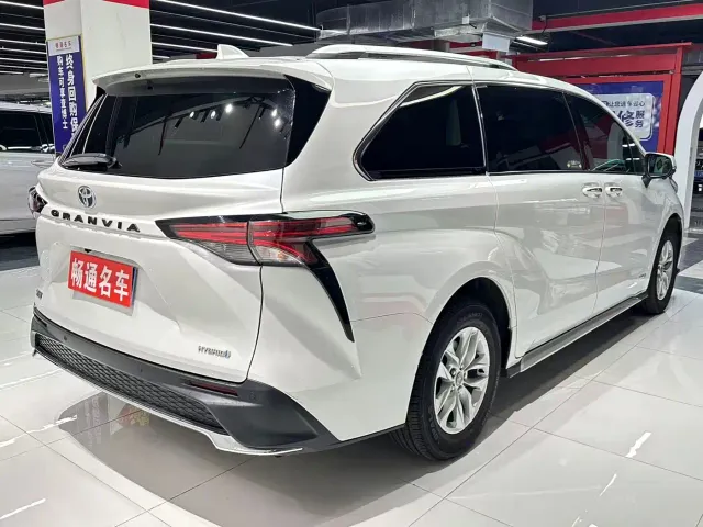 Toyota Granvia — Фото автомобиля 9