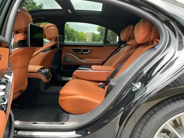 Mercedes-Benz S-Class — Фото автомобиля 12