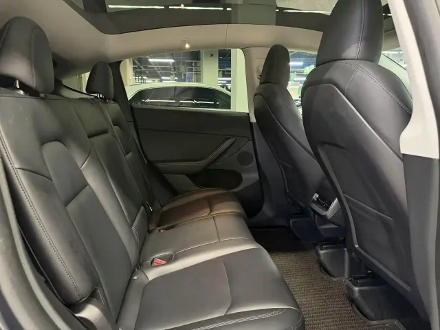 Tesla Model Y — Фото автомобиля 5
