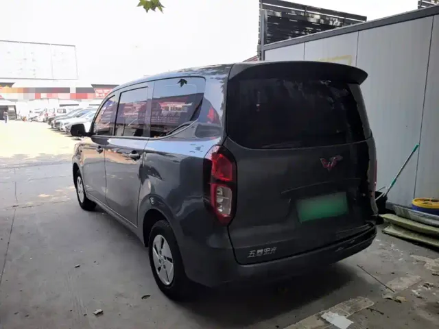 Wuling Hongguang — Фото автомобиля 4