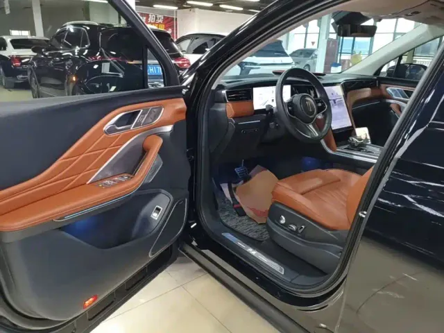 Hongqi HS7 PHEV — Фото автомобиля 15