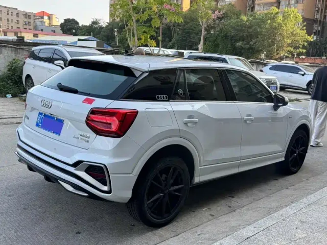 Audi Q2L — Фото автомобиля 5