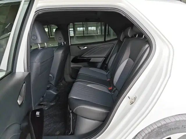 Volkswagen ID.3 — Фото автомобиля 16