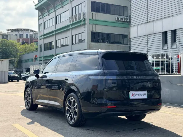 Lynk & Co 900 — Фото автомобиля 8