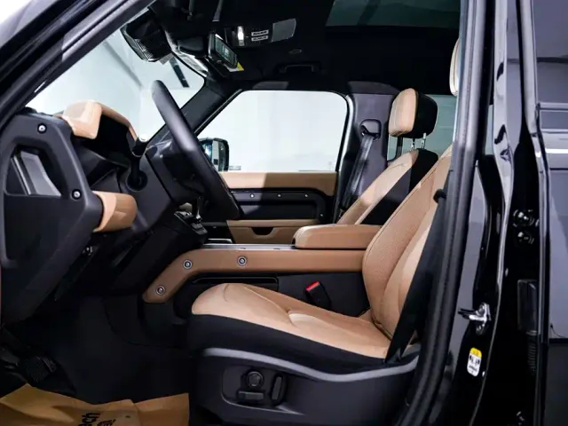 Land Rover Defender — Фото автомобиля 26