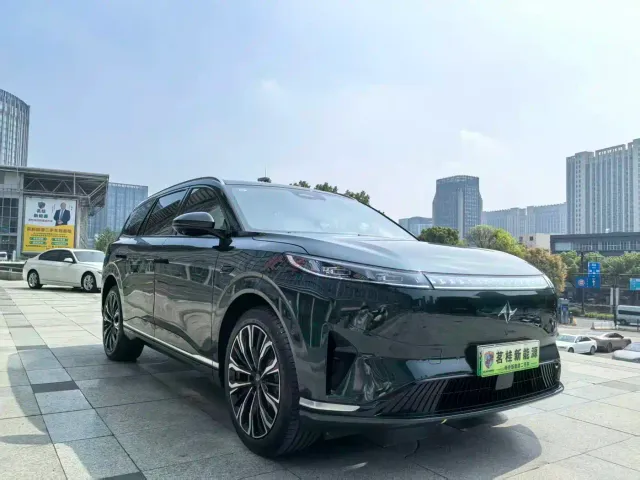 Dongfeng eπ 008 — Фото автомобиля 3