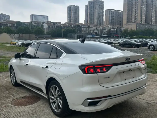 Ford Mondeo — Фото автомобиля 7