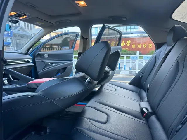 Hyundai Elantra — Фото автомобиля 15